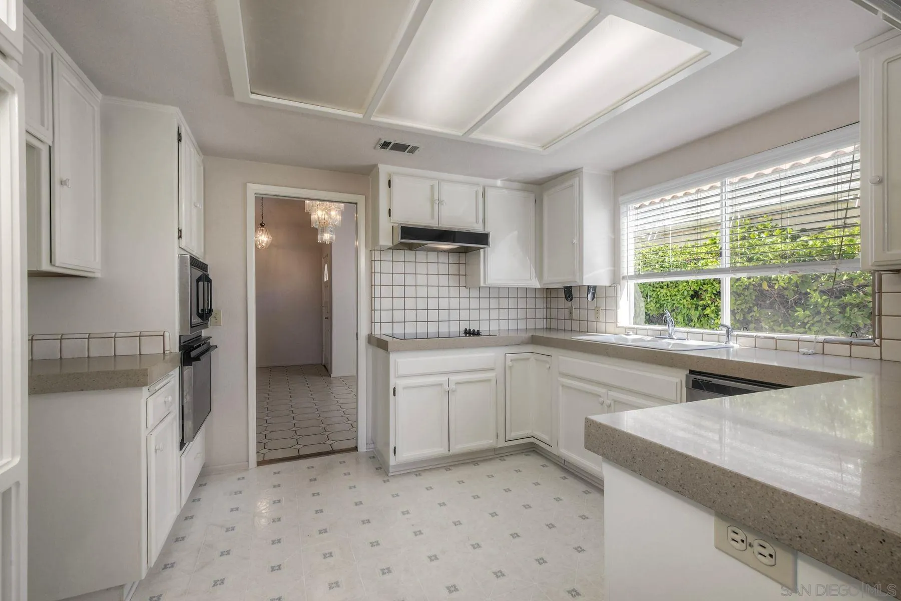 1089 Ridge Heights Dr Fallbrook, CA 92028