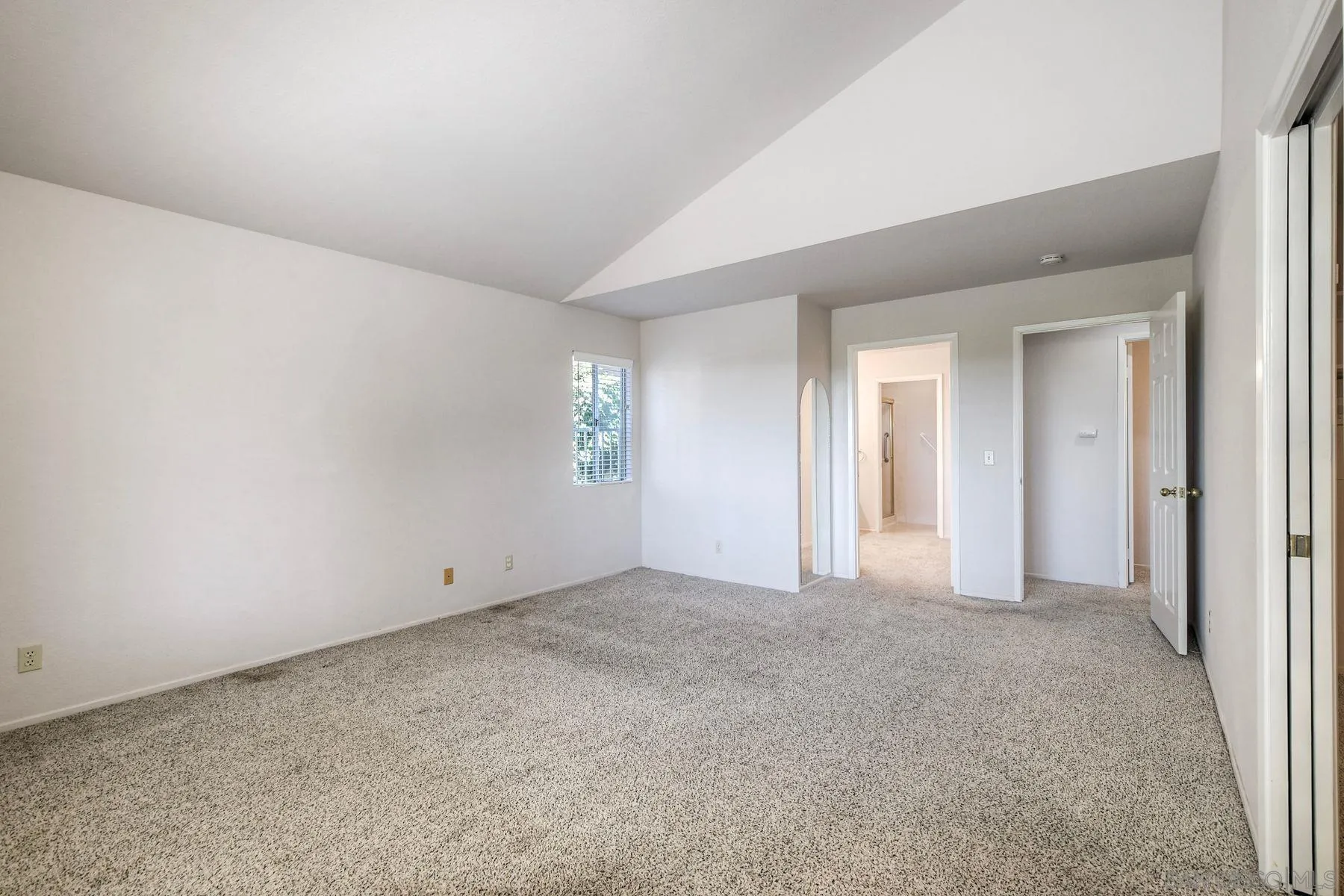 1089 Ridge Heights Dr Fallbrook, CA 92028