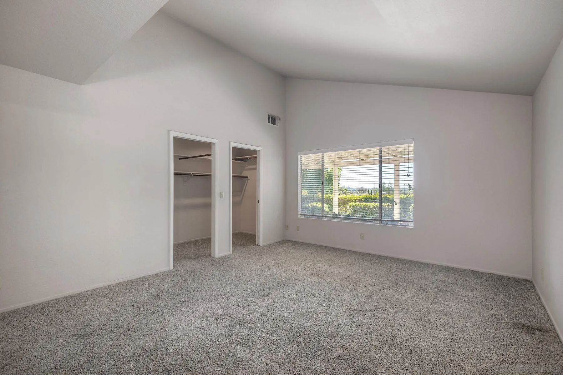 1089 Ridge Heights Dr Fallbrook, CA 92028