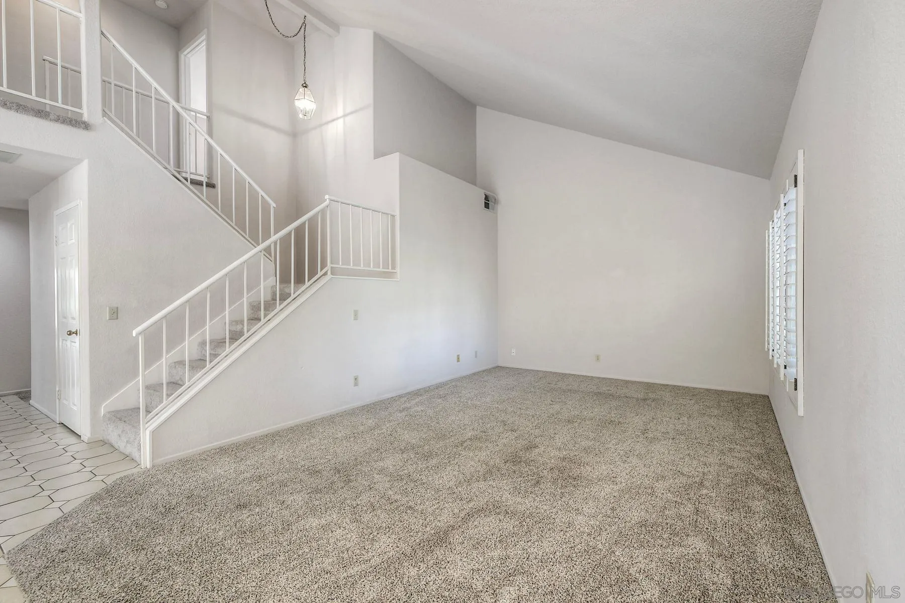 1089 Ridge Heights Dr Fallbrook, CA 92028