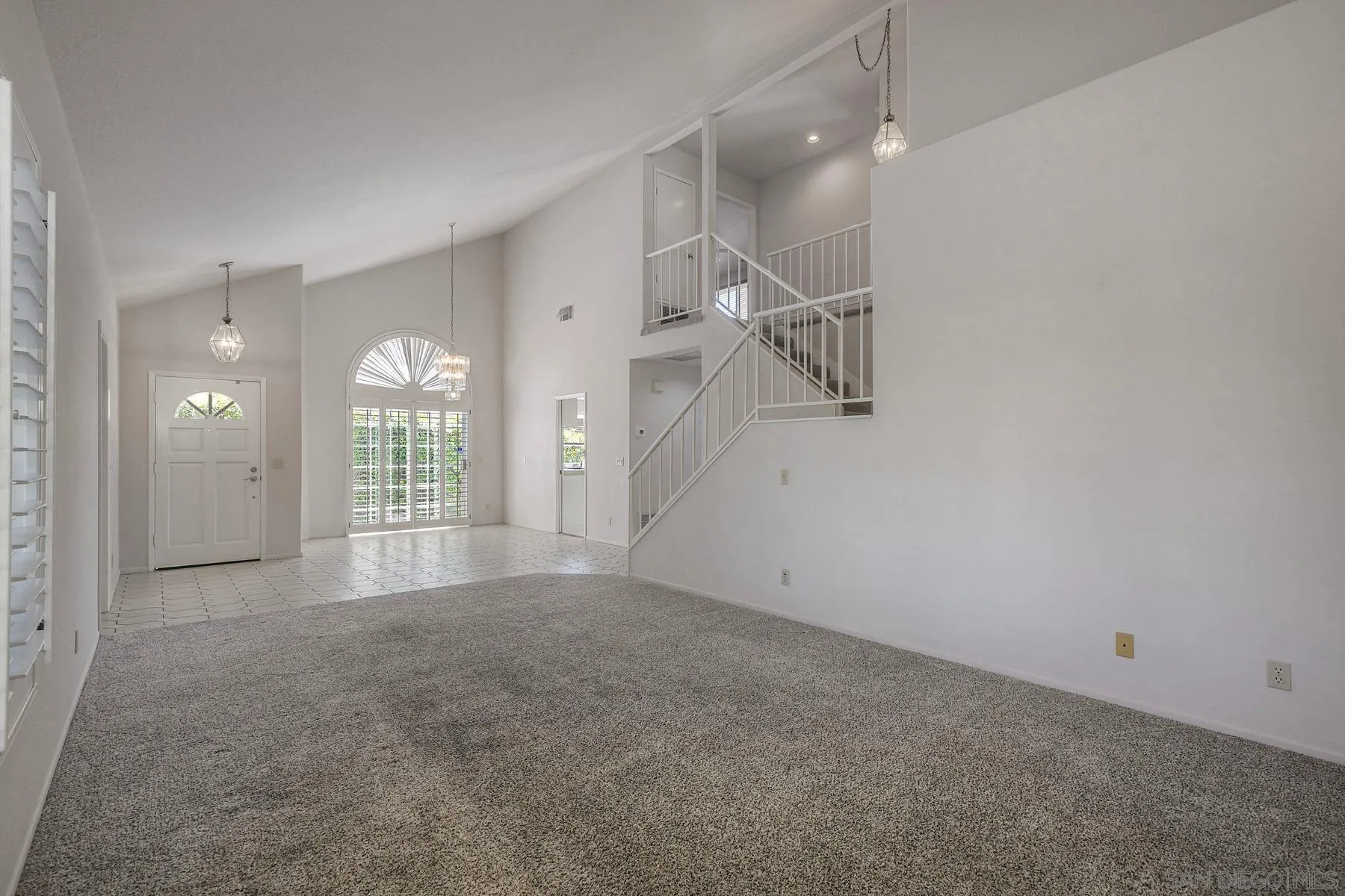 1089 Ridge Heights Dr Fallbrook, CA 92028