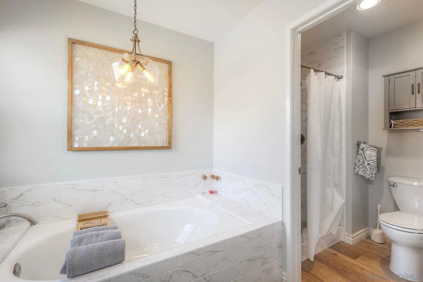 2133 Emberwood Way Escondido, CA 92029