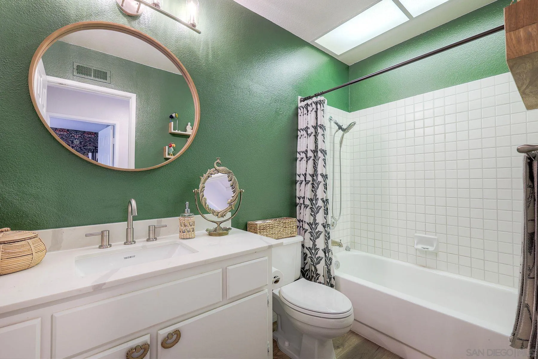 2133 Emberwood Way Escondido, CA 92029