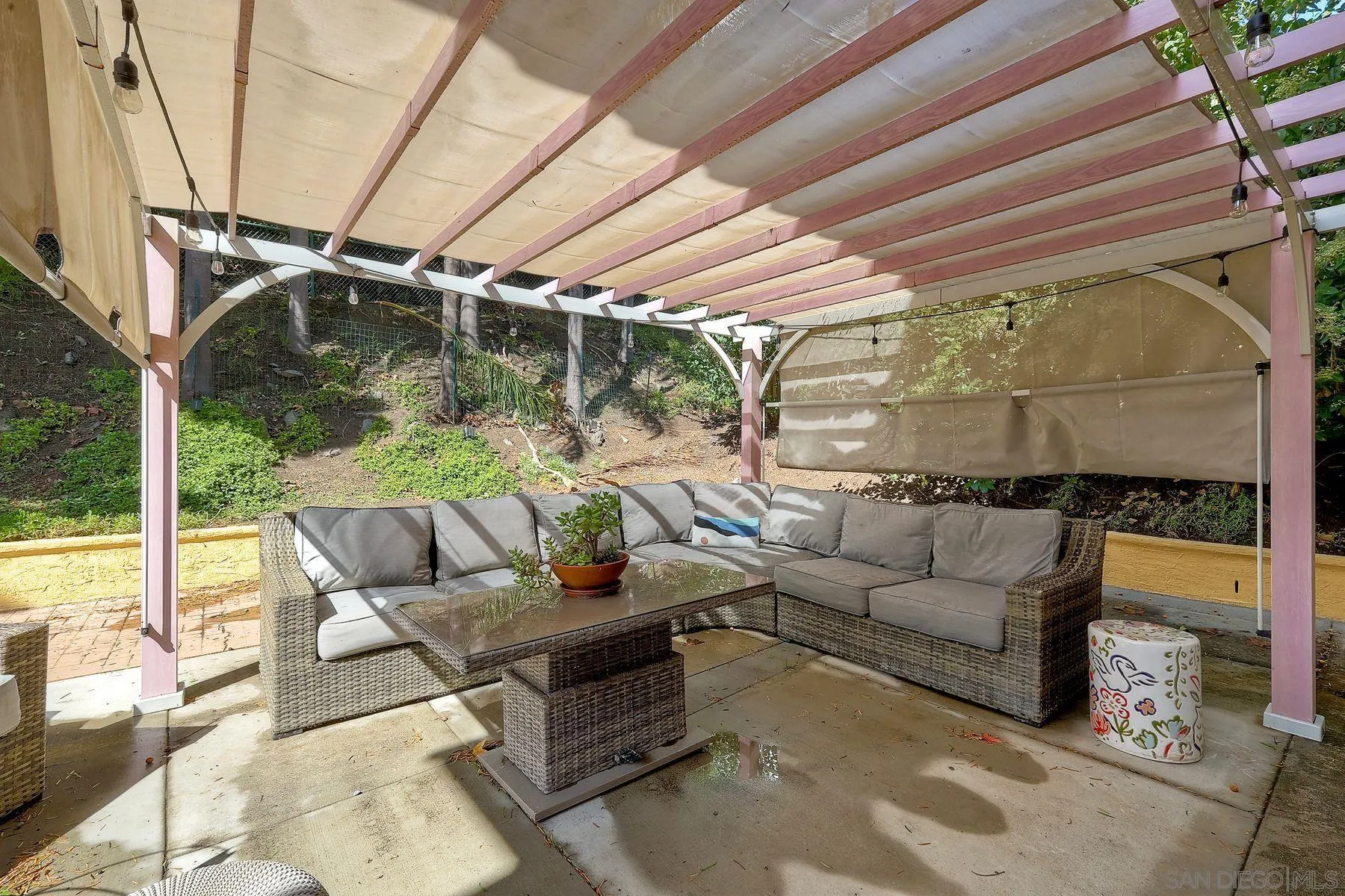 2133 Emberwood Way Escondido, CA 92029