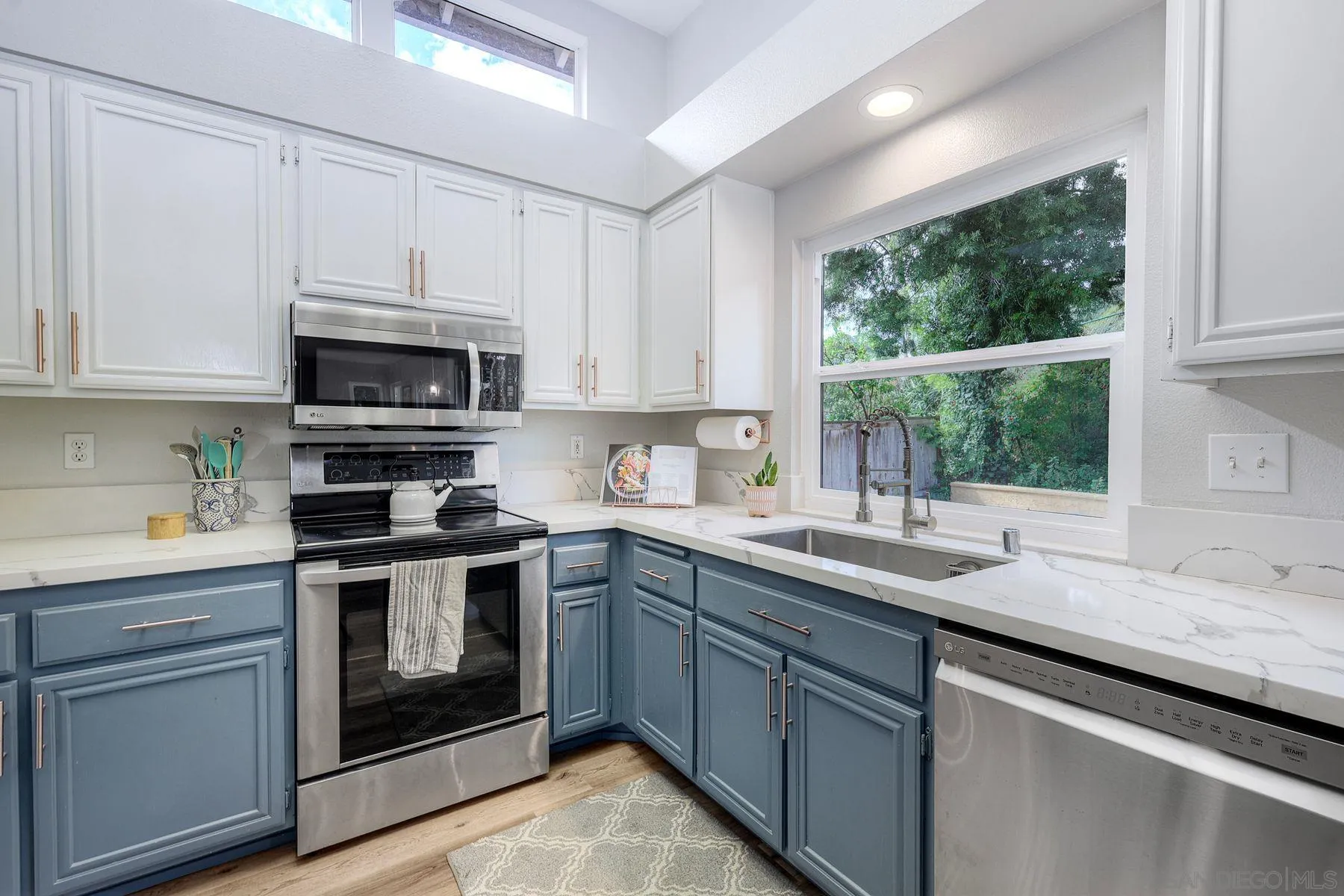 2133 Emberwood Way Escondido, CA 92029