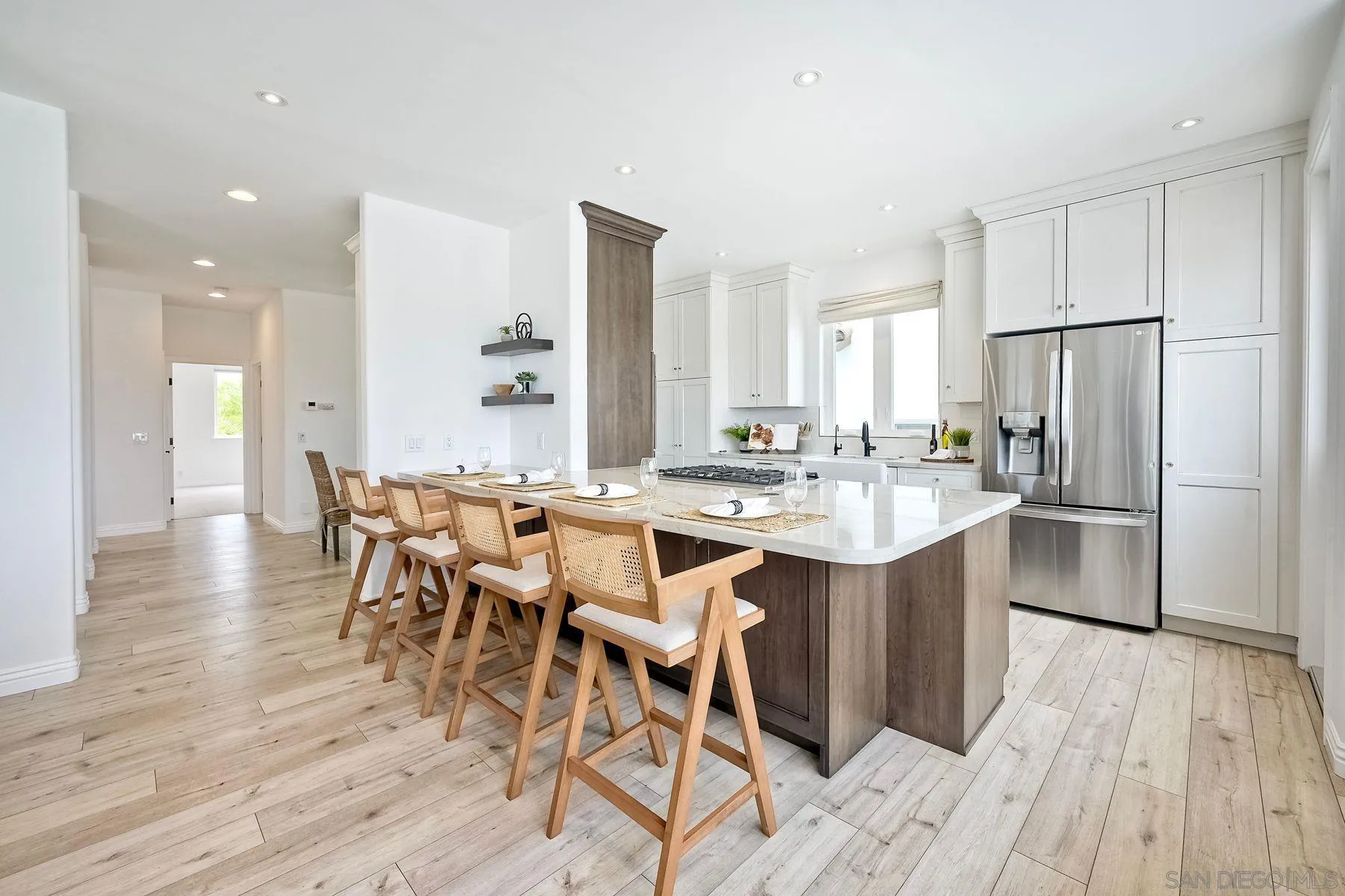 819 Van Nuys Street San Diego, CA 92109