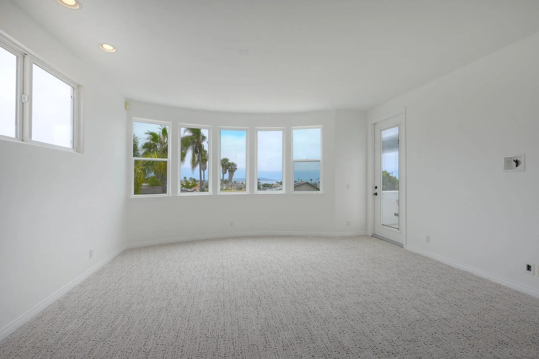 819 Van Nuys Street San Diego, CA 92109