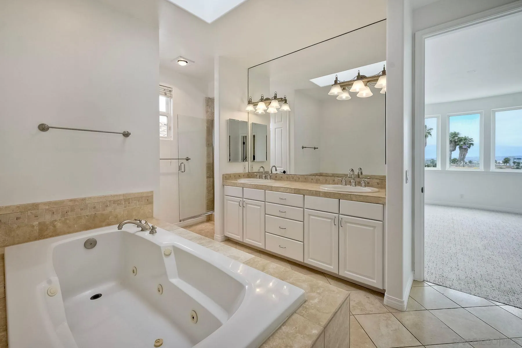 819 Van Nuys Street San Diego, CA 92109