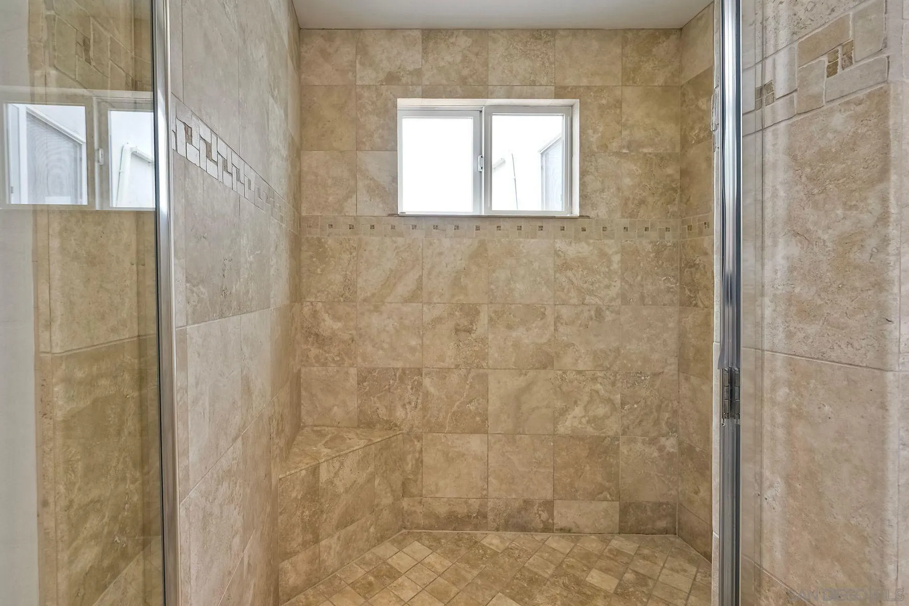 819 Van Nuys Street San Diego, CA 92109