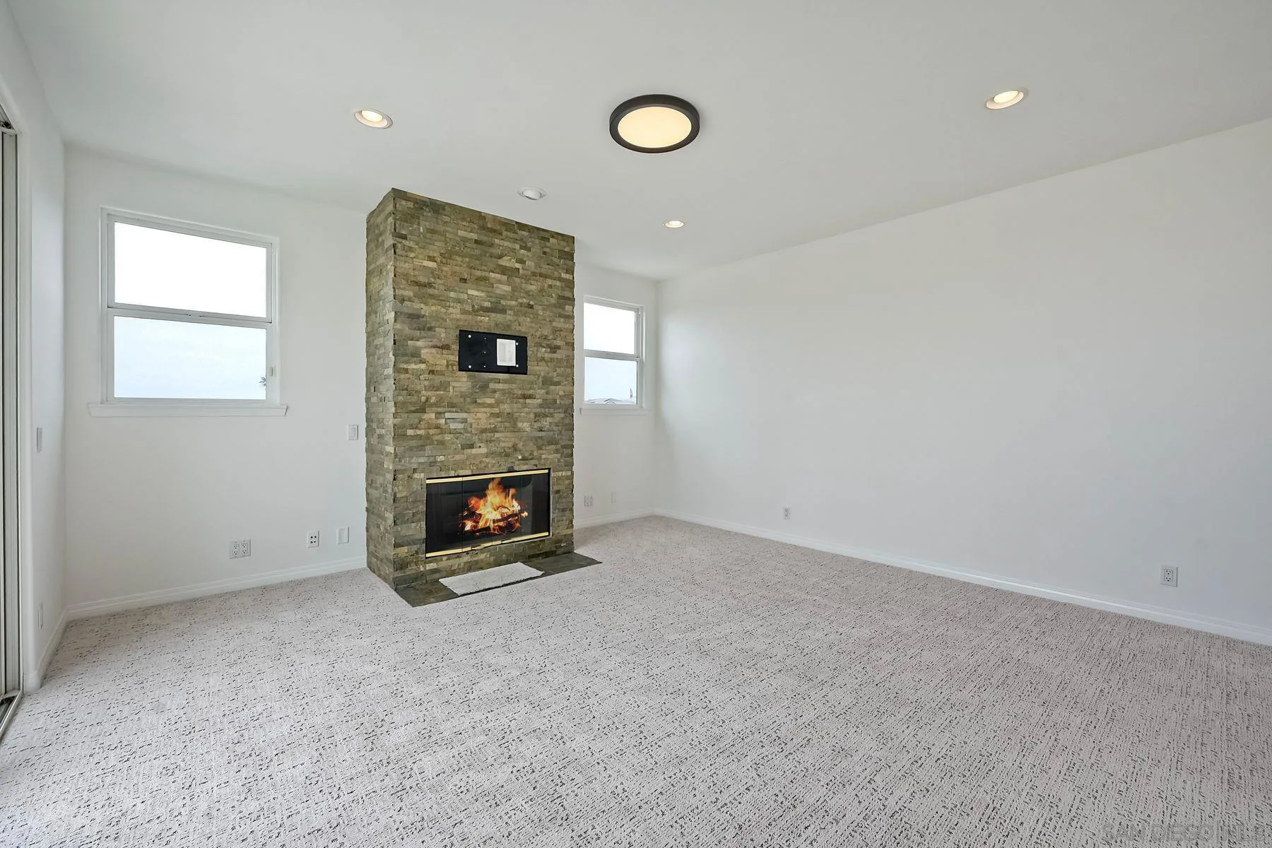 819 Van Nuys Street San Diego, CA 92109