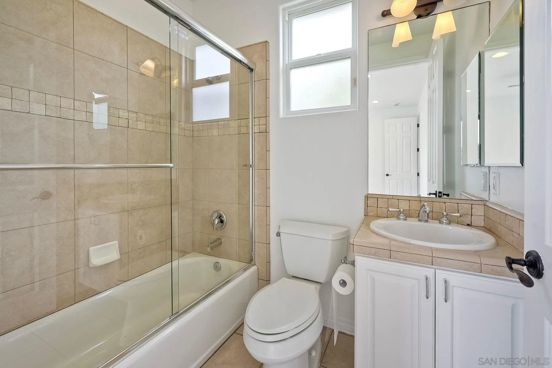 819 Van Nuys Street San Diego, CA 92109