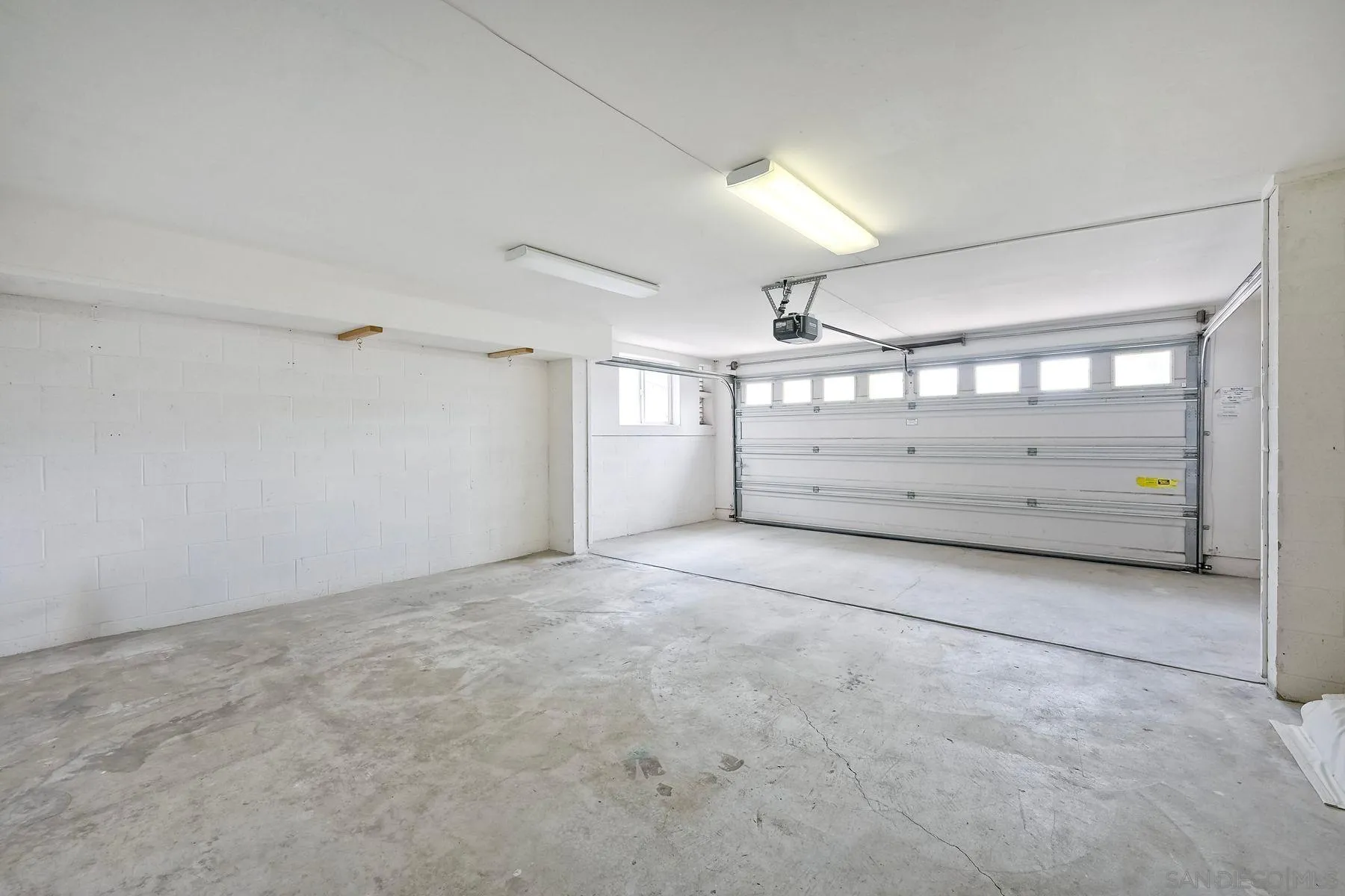 819 Van Nuys Street San Diego, CA 92109