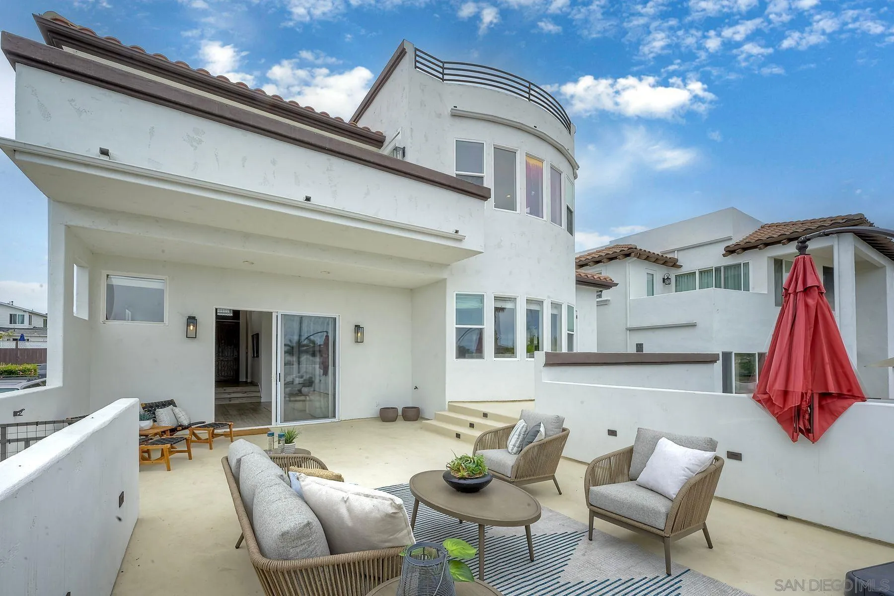 819 Van Nuys Street San Diego, CA 92109