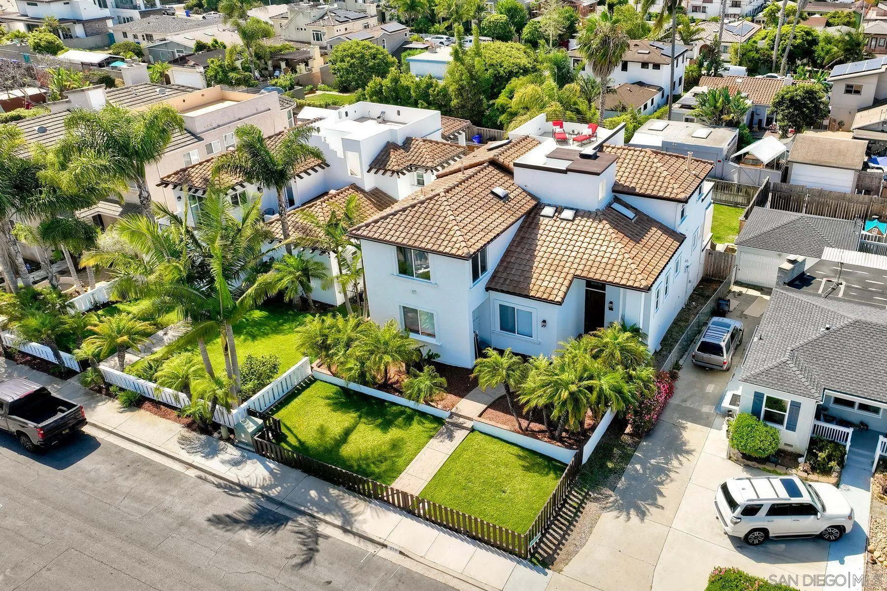 819 Van Nuys Street San Diego, CA 92109