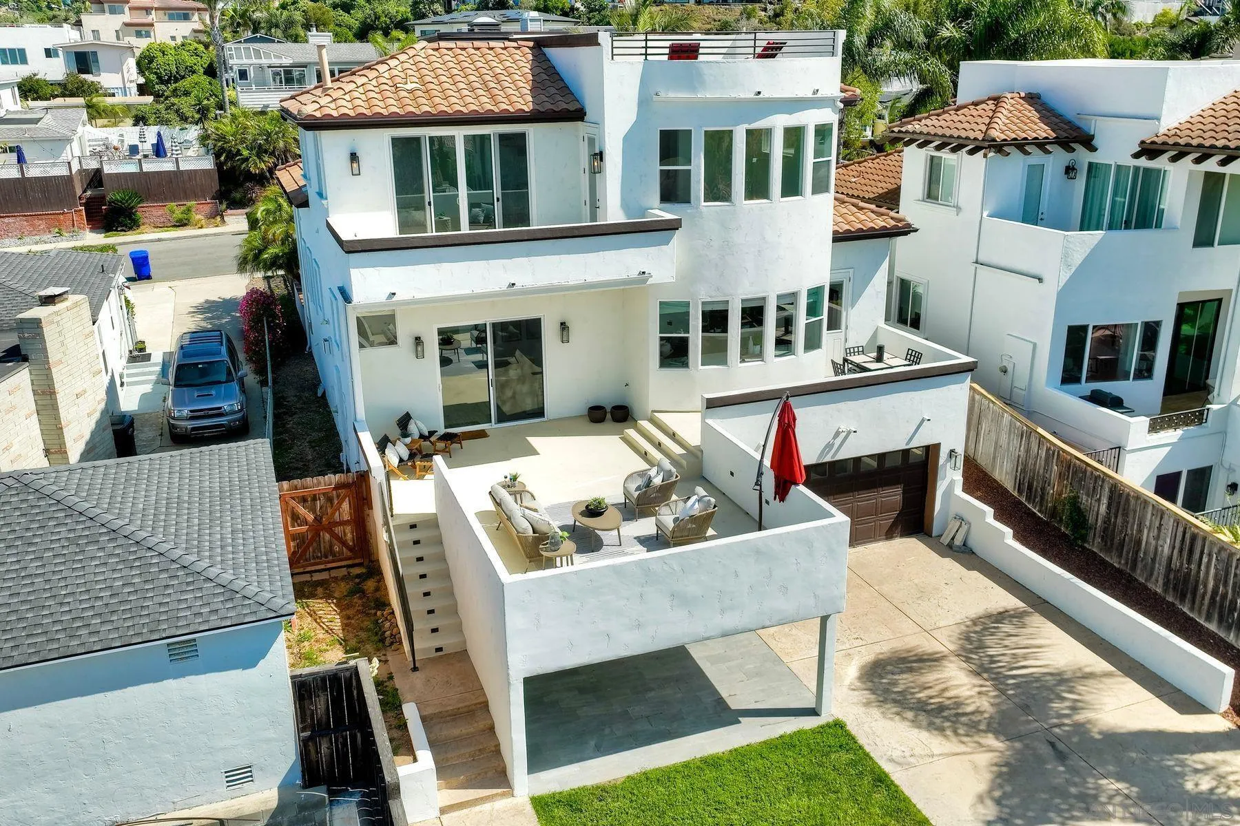 819 Van Nuys Street San Diego, CA 92109