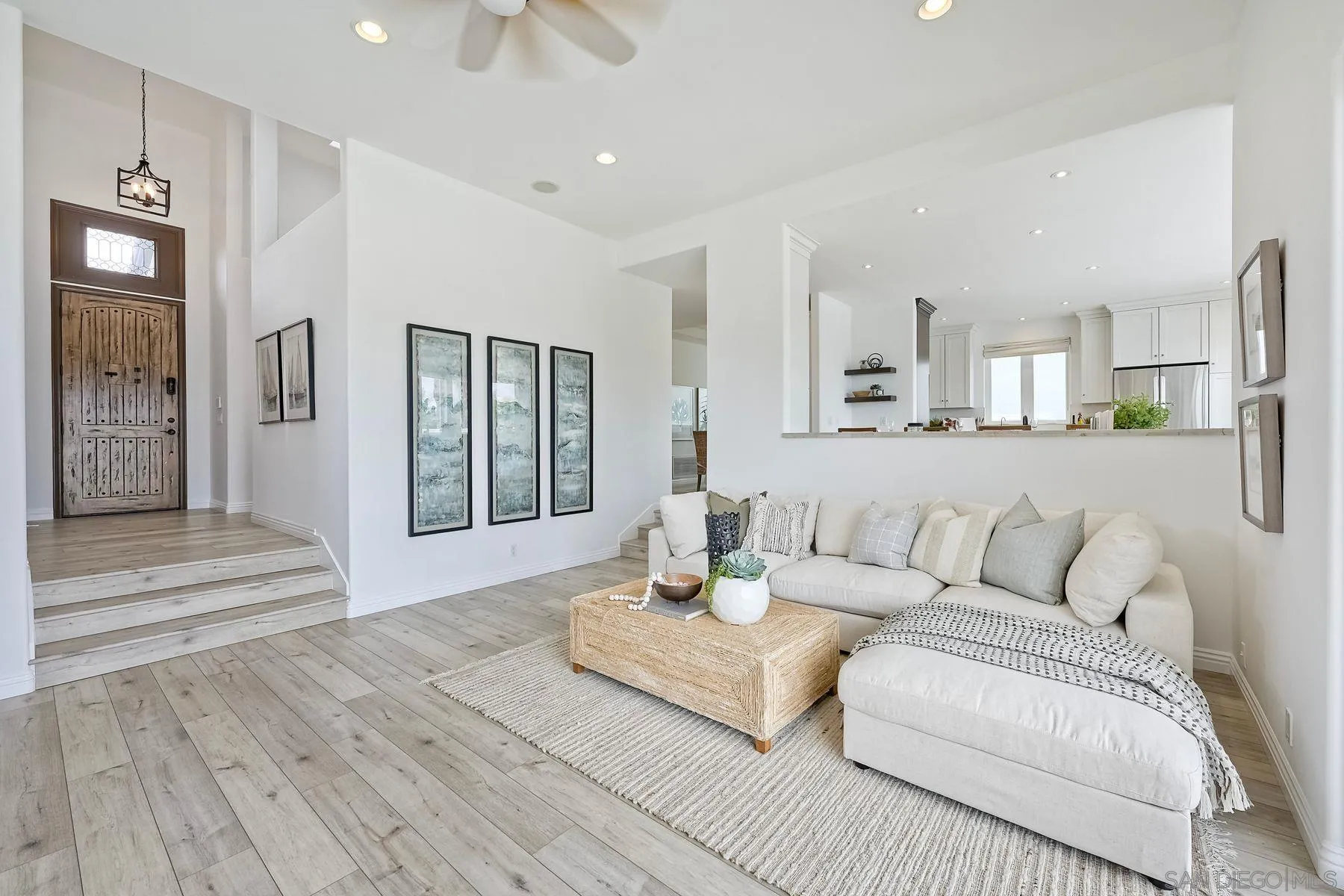 819 Van Nuys Street San Diego, CA 92109