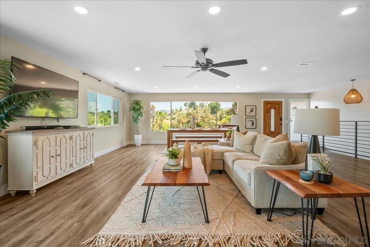 20809 Viento Valle Escondido, CA 92025