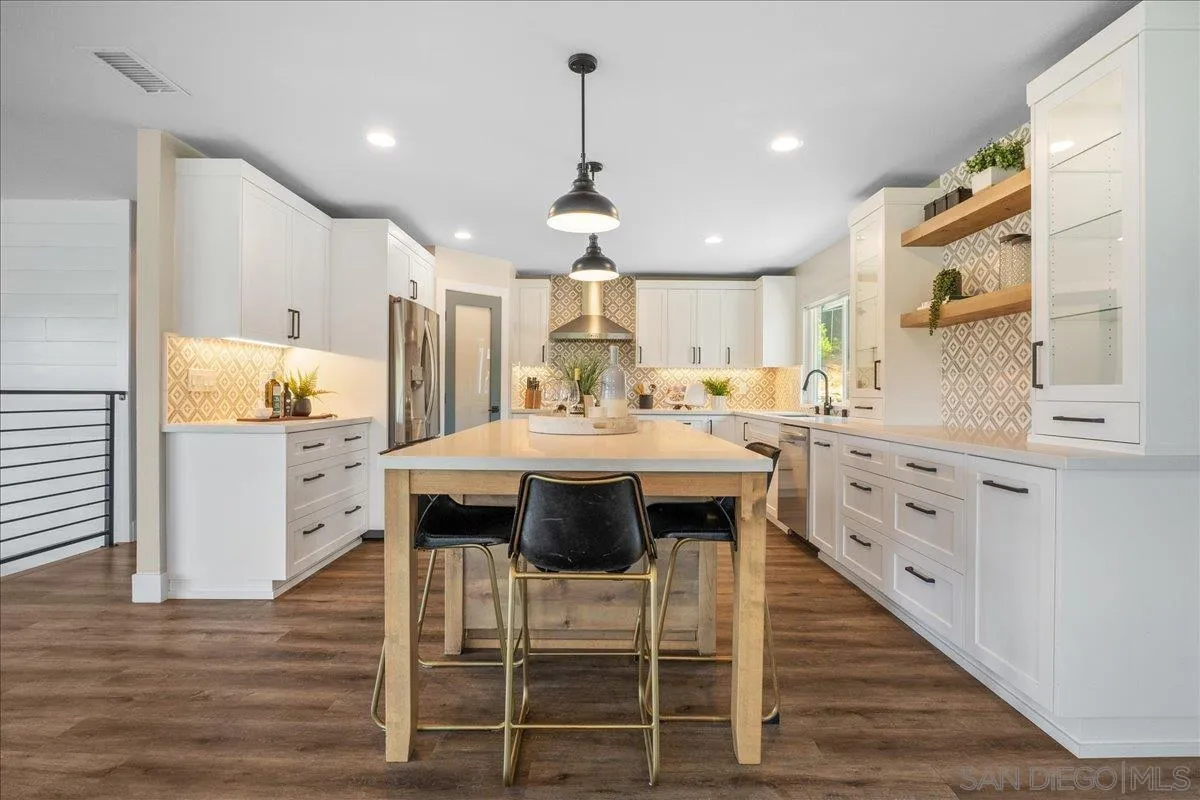 20809 Viento Valle Escondido, CA 92025